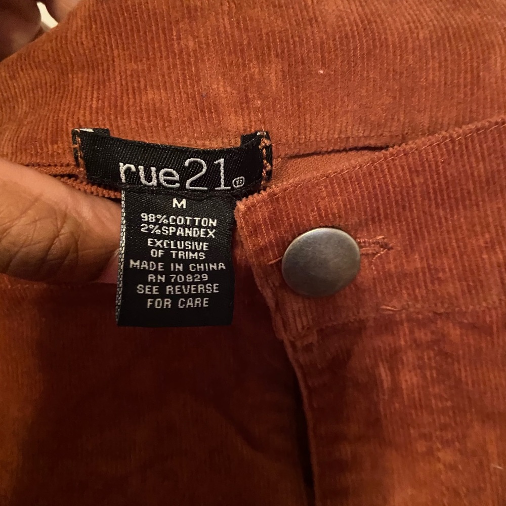 Skirt - Picture 3 of 3